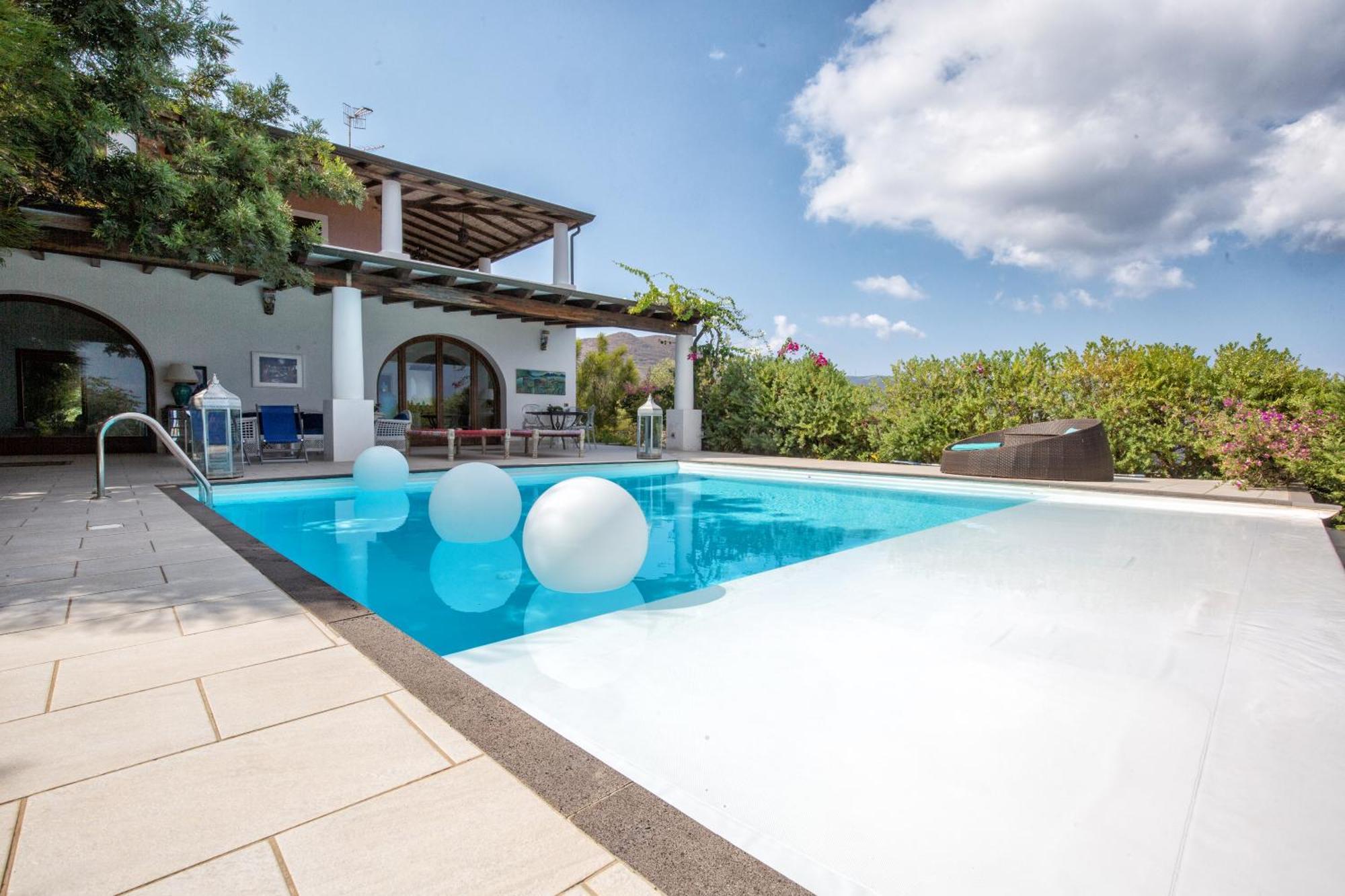 Sealight Villa Lipari - Vista E Piscina エクステリア 写真