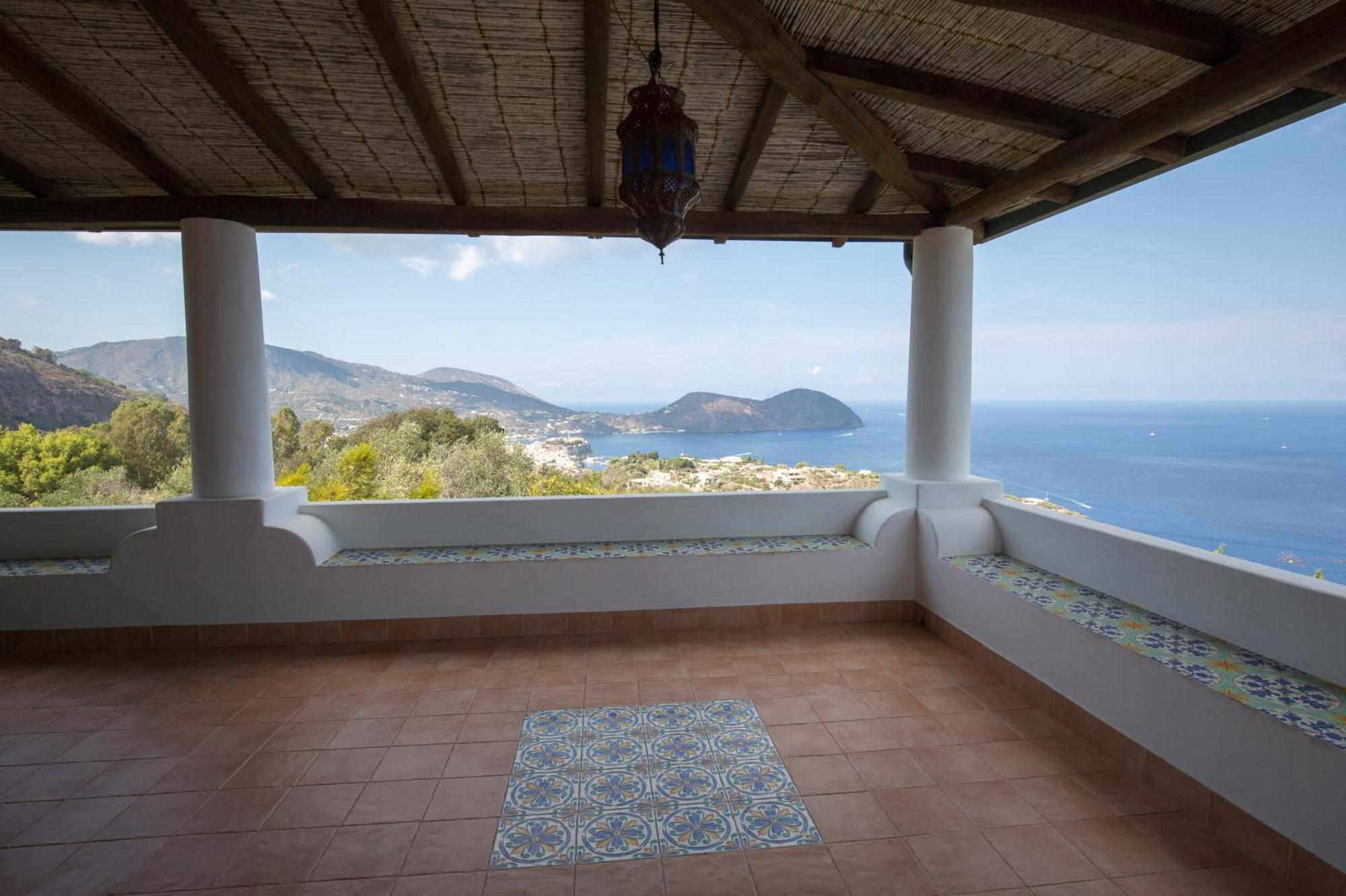 Sealight Villa Lipari - Vista E Piscina エクステリア 写真